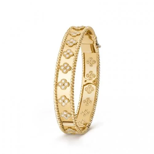 اساور